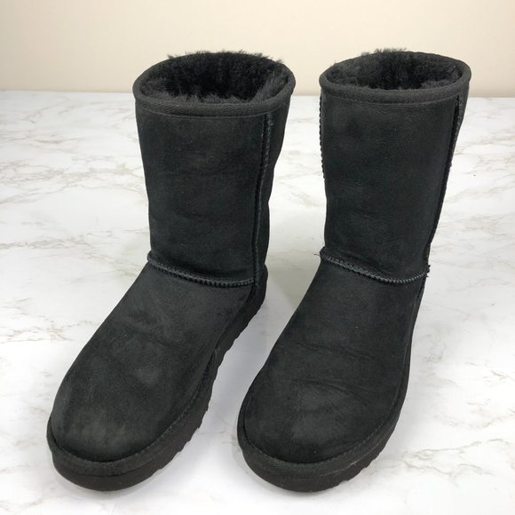 UGG Shoes - EUC UGG Short Boots S/N 1016223